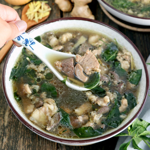 Batchoy Soup in a bowl with pork meat, kidney and spleen