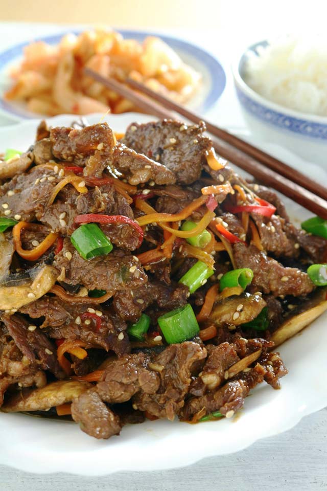 Beef Bulgogi with carrots, mushrooms and bell pepper