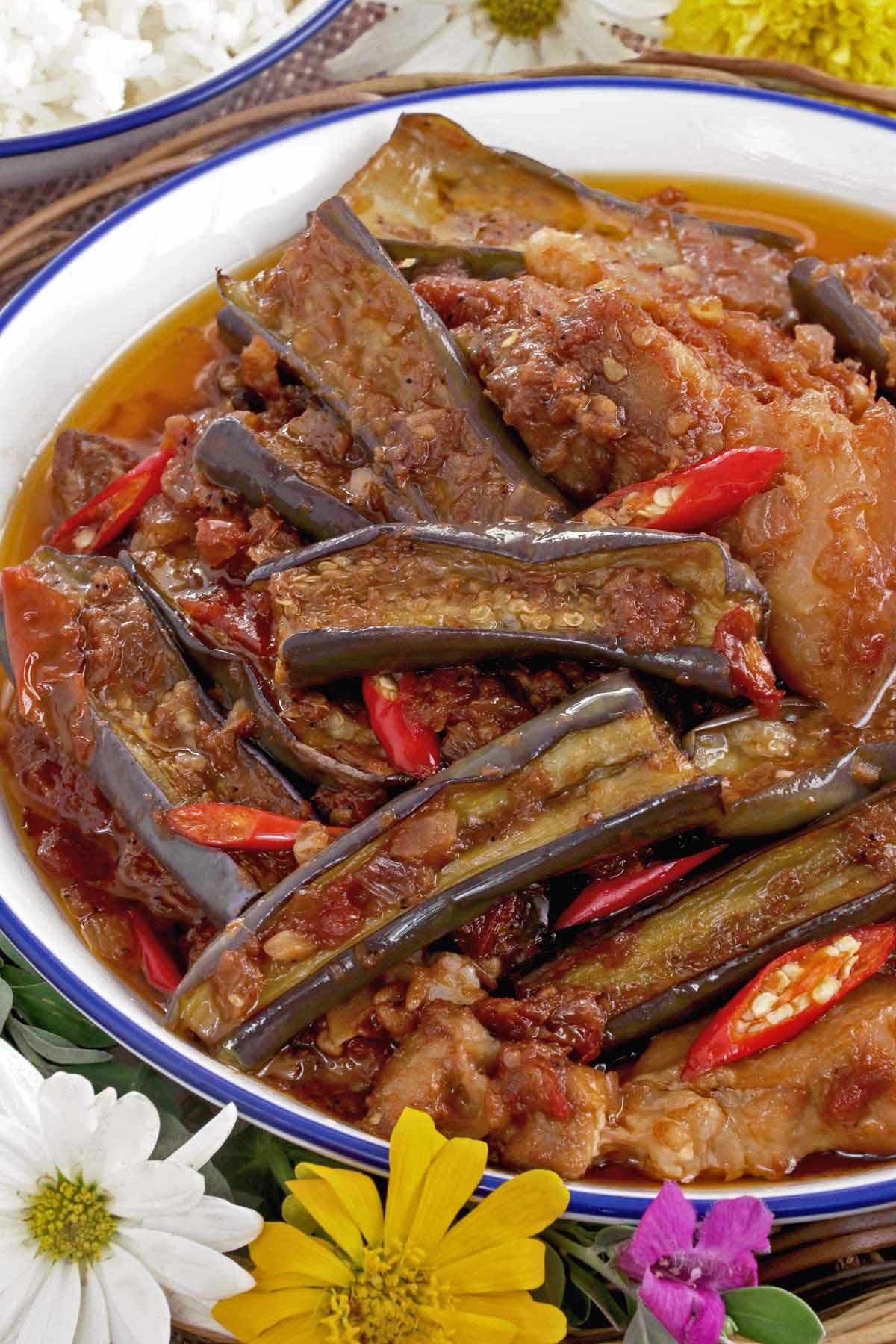 Fried eggplants with savory-sweet shrimp-paste sauce.