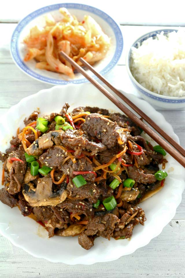 Bulgogi served with rice and kimchi