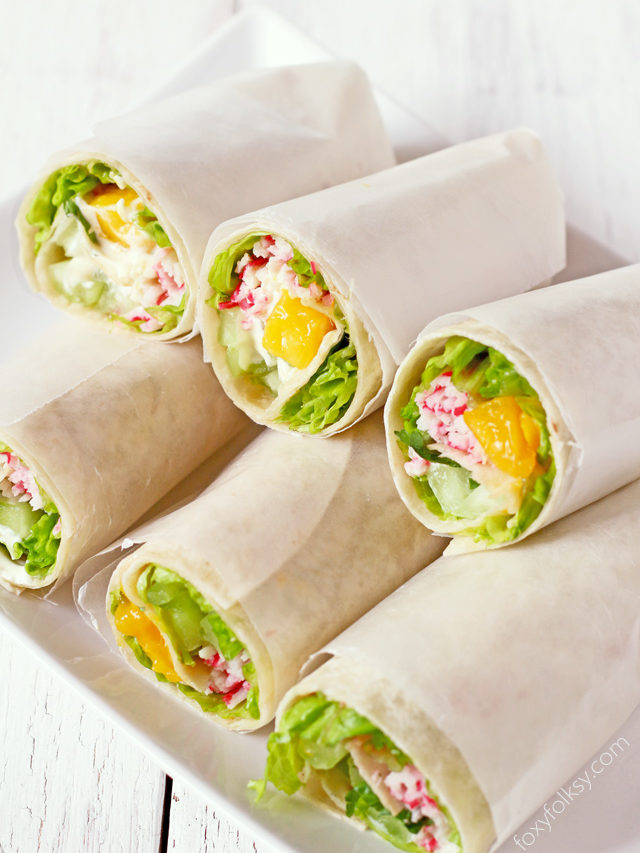 Try this very light and refreshing California Roll wrap with surimi and ripe mango and other healthy greens | www.foxyfolksy.com