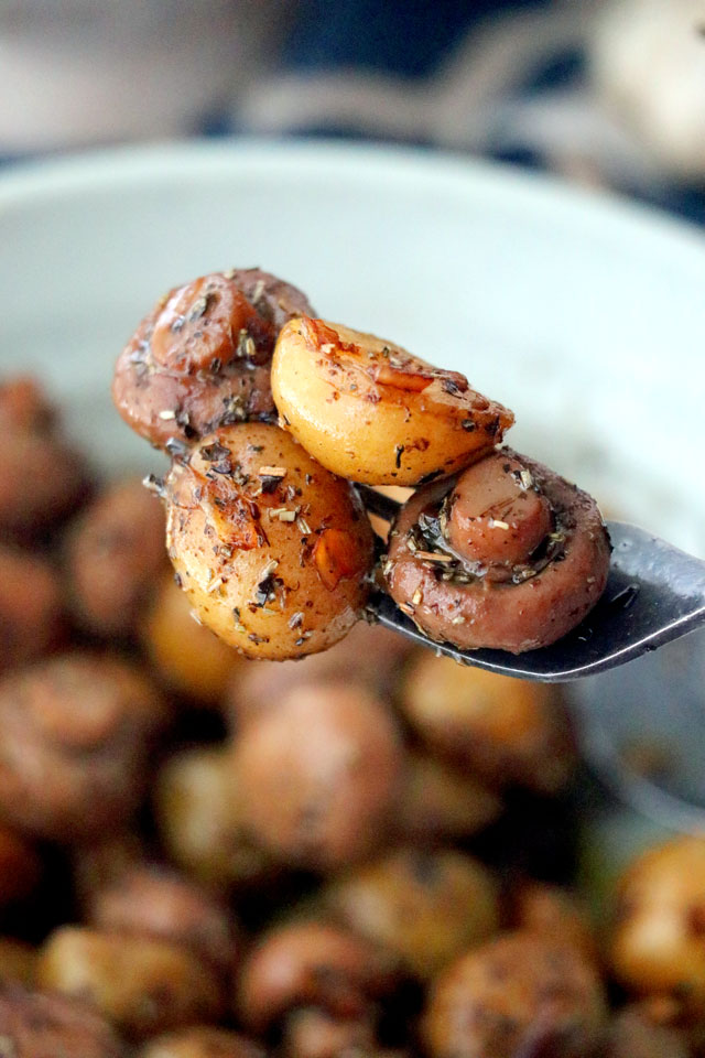 Easy Garlic Mushroom by Foxy Folksy