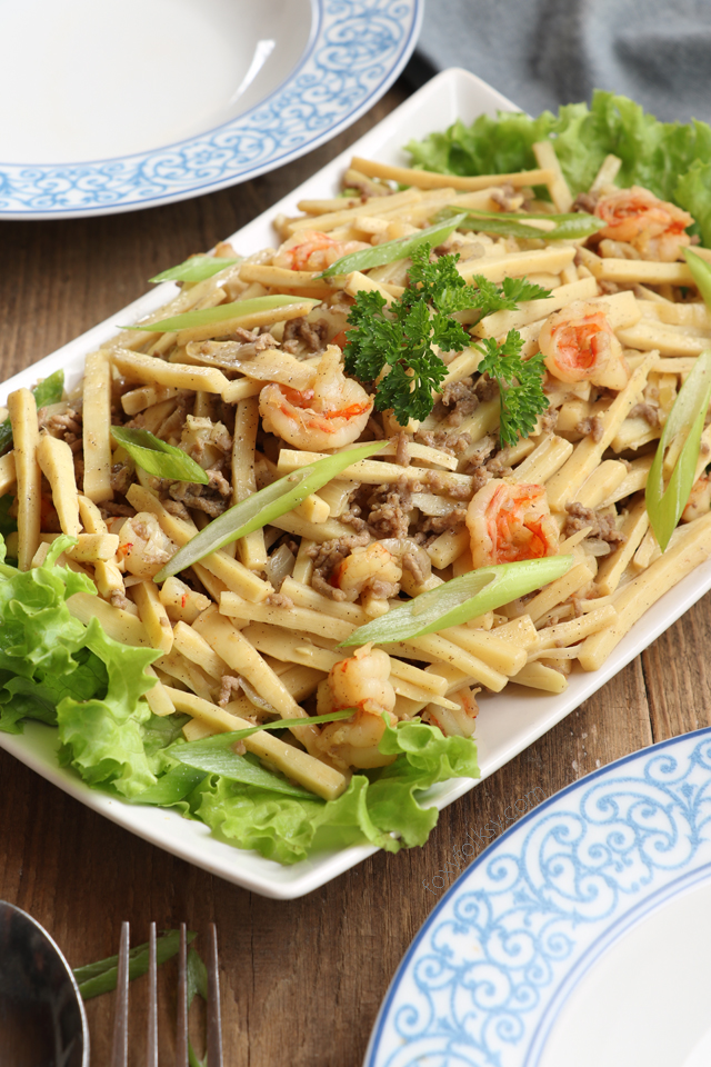 Try this healthy and delicious Sauteed Bamboo Shoots recipe. | www.foxyfolksy.com