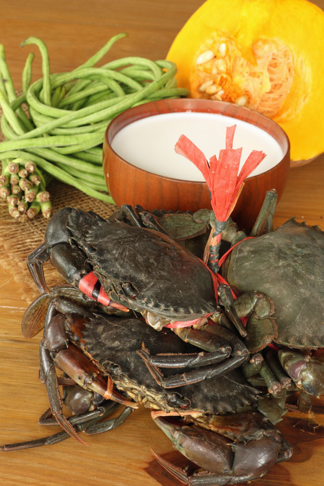 Ingedients for crab in coconut milk