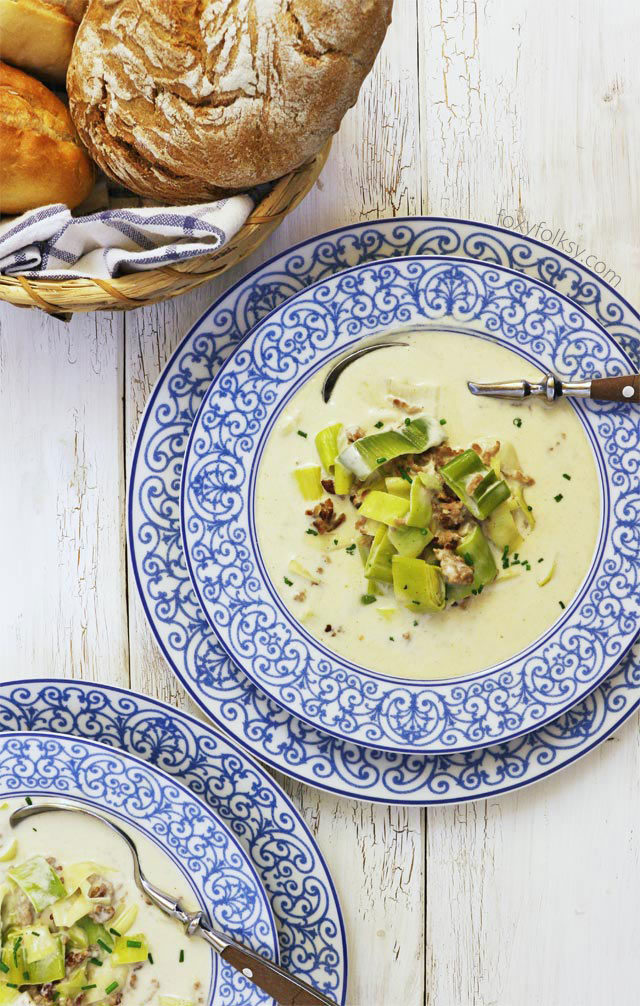 Try this delicious and creamy German Käsesuppe or leek cheese soup. With sauteed ground meat and blue cheese. | www.foxyfolksy.com