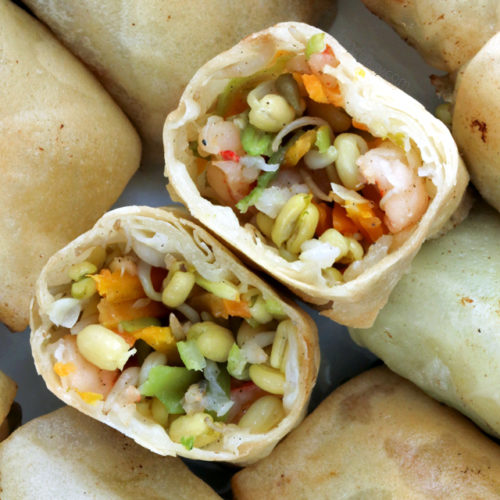 Try this Lumpiang Togue recipe for a delicious, easy and healthy spring rolls with mung bean sprouts and other veggies. | www.foxyfolksy.com