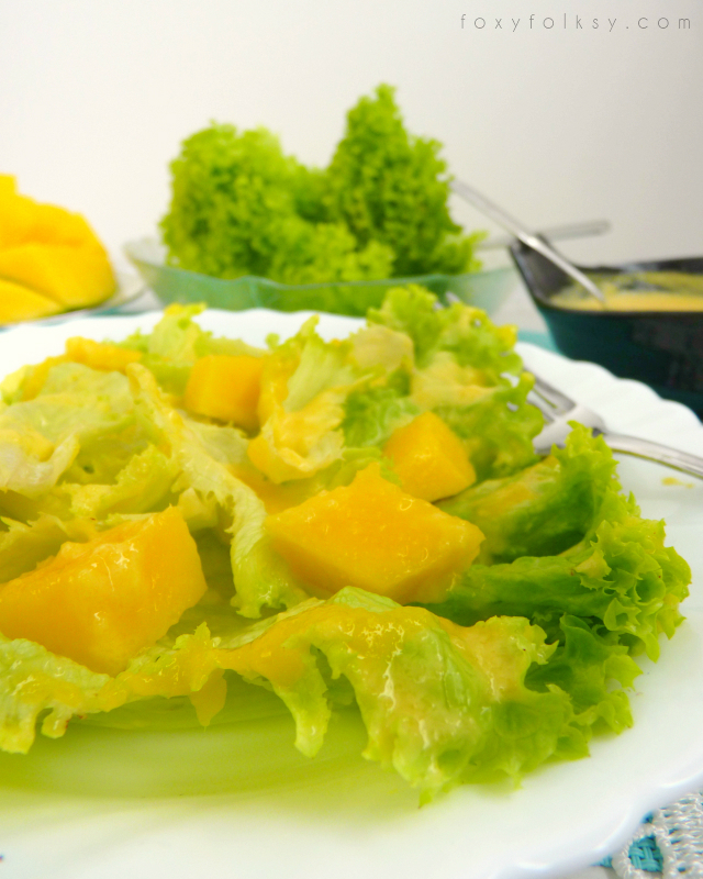 Sweet and tangy! This mango salad dressing is a combination of mango and homemade mayonnaise that makes a refreshing and healthy salad dressing. | www.foxyfolksy.com