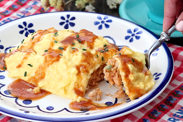 Omuraisu- fried rice with omelette