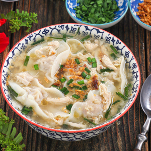 A bowl of Pancit Molo.