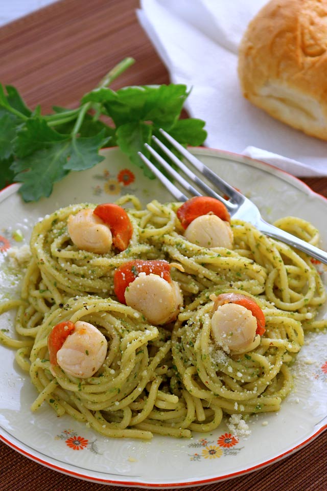 Pesto Pasta with Scallops