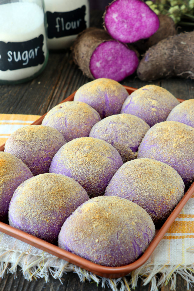 Pandesal made with purple yam 