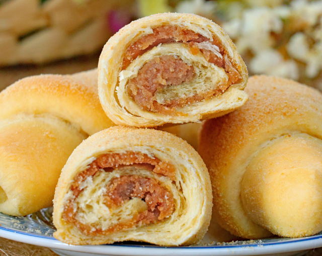 Sugary and buttery filling of Spanish Bread