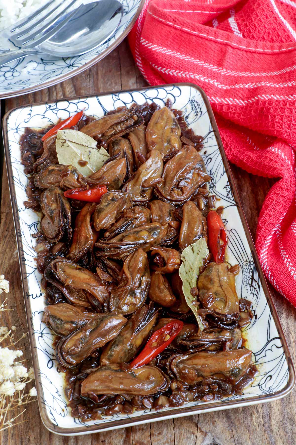 Spicy Adobong Tahong with tender and tasty mussels coated in a spiced soy-vinegar sauce.