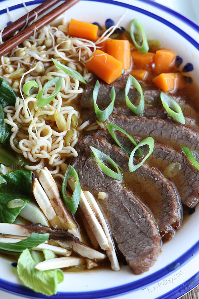 Get it while it's hot! This Spicy Beef Ramen is so good and really easy to make. | www.foxyfolksy.com 